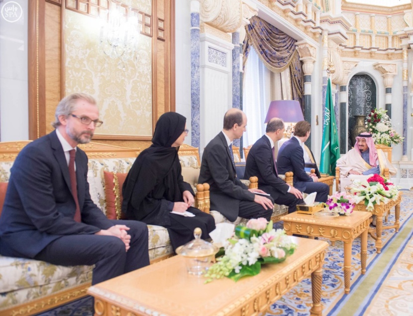 خادم الحرمين الشريفين يستقبل وزير خارجية النمسا