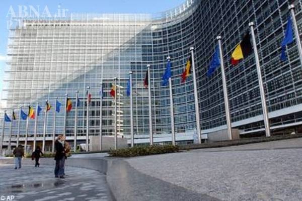 المفوضية الأوروبية تتمسك بتوقعات النمو الاقتصادي رغم هجمات باريس الإرهابية