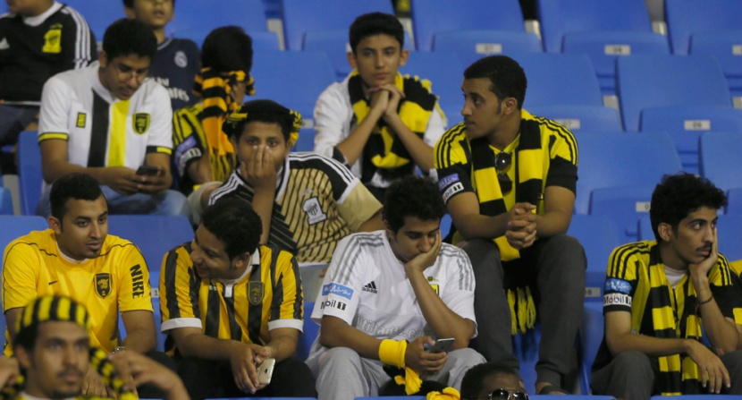 الهلال يطير بالصدارة .. والاتحاد يتعثر