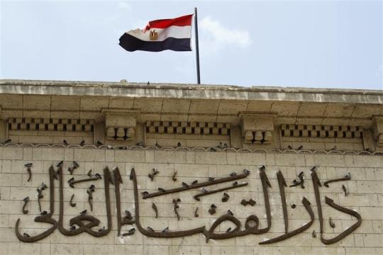 مصر تلزم الأجانب بدفع 50 ألف جنيه للزواج بمواطنه تصغره بـ 25 عاما