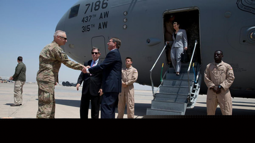 وزير الدفاع الاميركي يزور للمرة الاولى حاملة الطائرات الفرنسية شارل ديغول