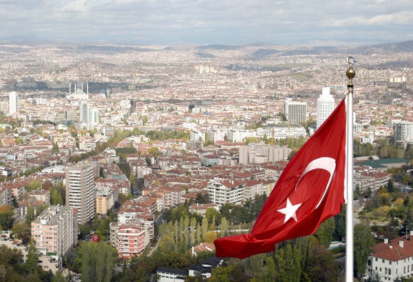 تركيا: حريق هائل يلتهم نحو 250 محلا تجاريا في أنقرة