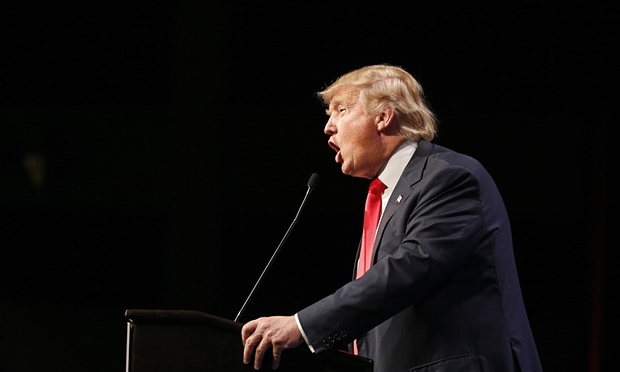 متظاهرون يتهمون دونالد ترامب بـ"الفاشية" و"العنصرية"