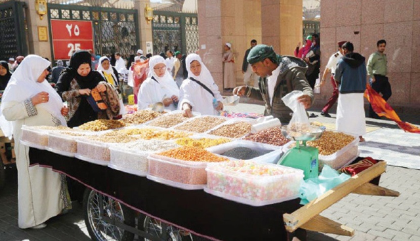 «البسطات العشوائية».. جاذبة للبيع وبيئة خصبة لانتقال الأمراض