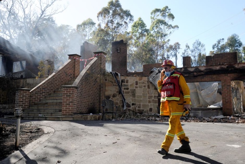 حرائق الغابات تدمر 60 منزلا في أستراليا