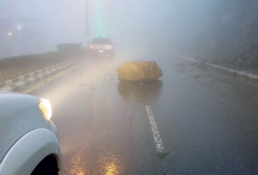 الأمطار تستنفر «طوارئ» الباحة .. وانهيارات صخرية تهدد السلامة