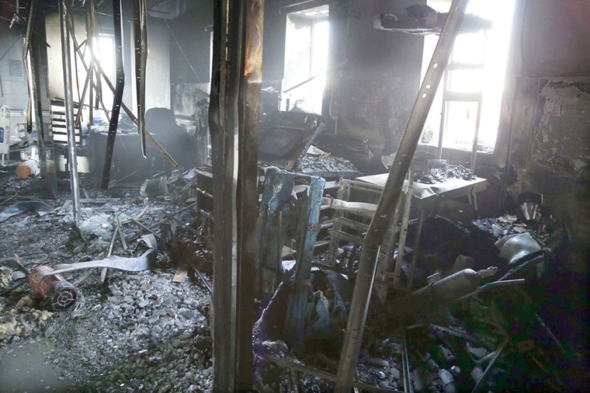 أمير جازان يقف على حادثة حريق المستشفى ويزور المصابين