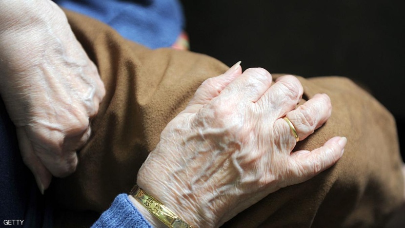 "فيتامين د" يقلص وقوع النساء من كبار السن