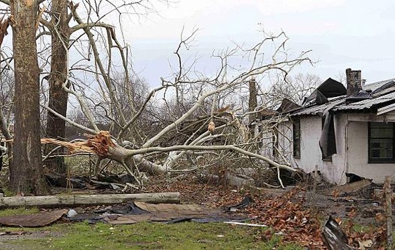 مقتل 43 شخصا في عواصف وأعاصير الولايات المتحدة