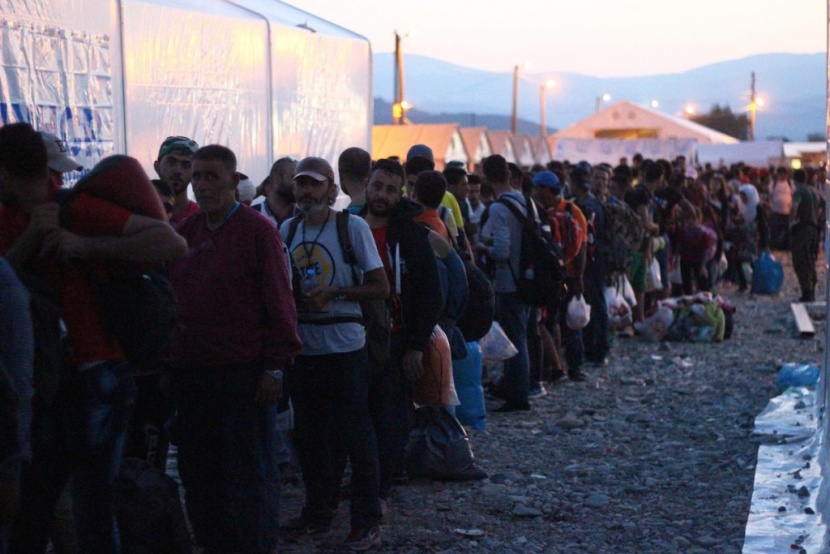 استمرار تدفق اللاجئين من تركيا لليونان