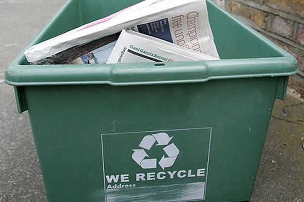 ألمانية تلقي في القمامة حقيبة خبأ فيها زوجها عدة آلاف من اليورو