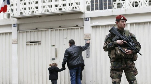 هجمات باريس تلقي بظلالها على حجوزات الفنادق في العام الجديد