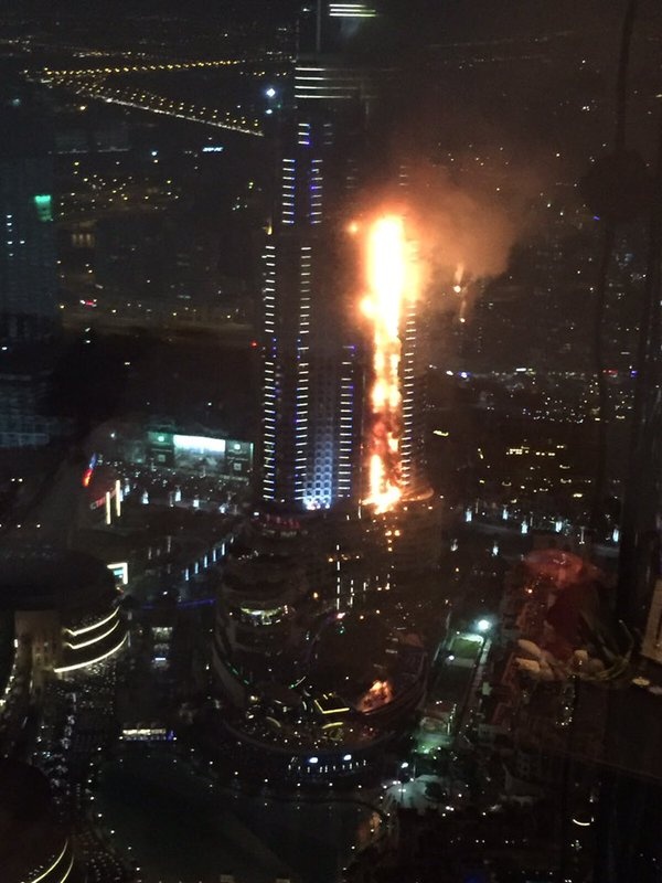 حريق ضخم في فندق قرب برج خليفة بدبي وإصابة 14 بإصابات طفيفة