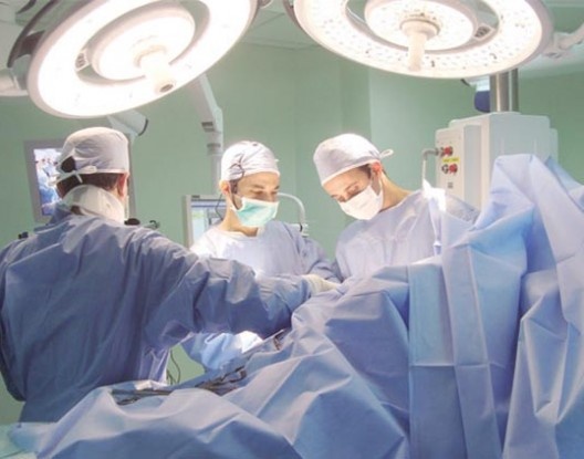 دراسة: المرضى قد يتمكنون من الاستحمام بعد يومين من الجراحة