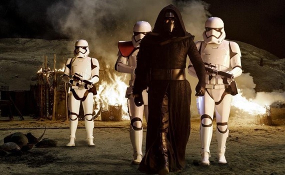 فيلم "حرب النجوم" يواصل الصدارة في دور السينما