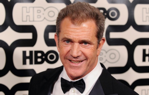 ميل جيبسون سيقدم حفل جولدن جلوبز الأحد المقبل