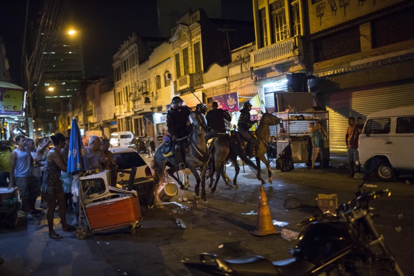 قصة مصورة: أعمال عنف في البرازيل احتجاجا على زيادة أسعار تذاكر المواصلات