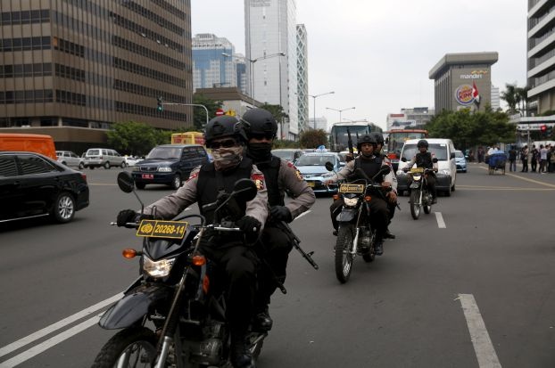 الشرطة الإندونيسية تبحث عن متشددين بعد هجوم جاكرتا