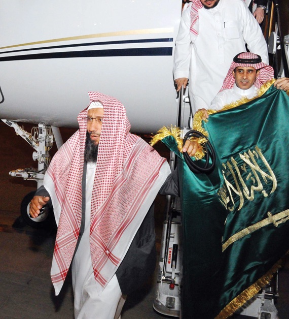 أسرة المعلم الغامدي لـ"الاقتصادية" : والدنا كان يجهش بالبكاء فرحا بعودته للسعودية