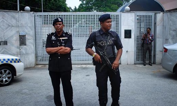 ماليزيا تعتقل متشددا من "داعش" وبحيازته أسلحة