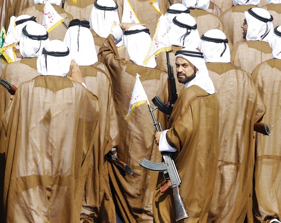 عروبيو إيران وبعثيو «داعش».. عصابات تقتات على ضعف الدولة