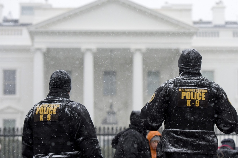 قصة مصورة: عاصفة ثلجية قد تؤدي لتساقط قياسي للثلوج على واشنطن