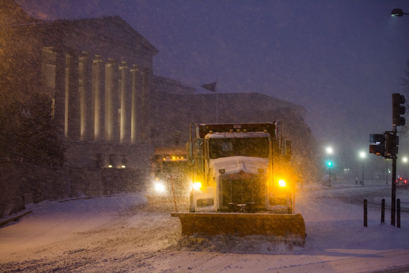 قصة مصورة: عاصفة ثلجية قد تؤدي لتساقط قياسي للثلوج على واشنطن