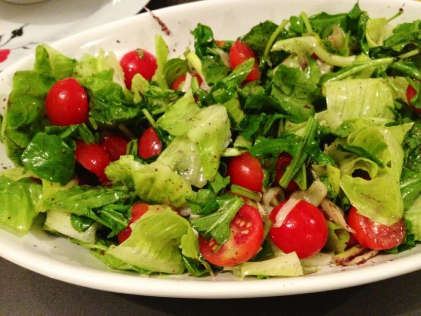 سلطة ملوثة تودي بحياة أمريكي