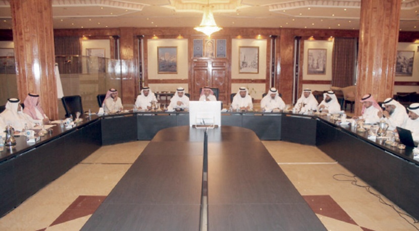 انسحاب عضوتي «بلدي جدة» اعتراضا على حجبهما داخل 
غرفة زجاجية