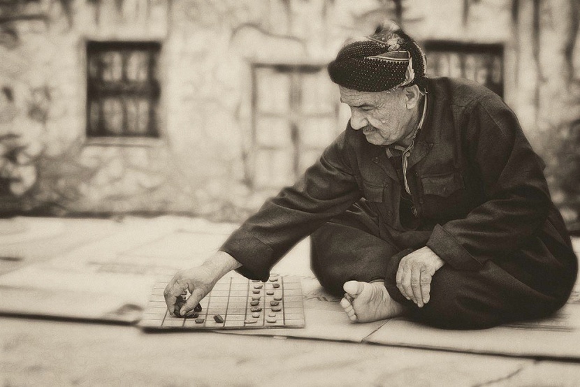 في عصر التنافس الديني والولاءات
الصغيرة .. يظل القوي قويا والضعيف ضعيفا