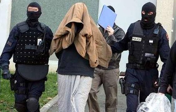 أناشيد متشددة تكشف عن خلية لـ "داعش" في تونس