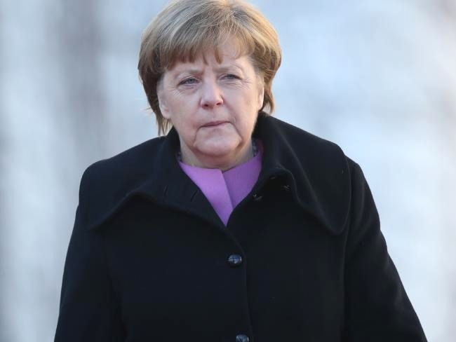 ميركل تحذر من إغلاق الحدود في أوروبا