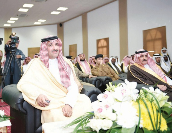أمير المدينة المنورة يدشن مشروعات بتكلفة 100
مليون ريال في خيبر