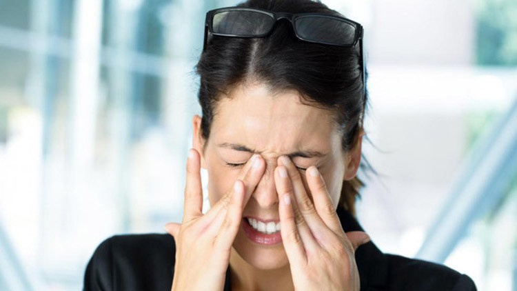 علماء: التوتر النفسي يضعف حدة البصر