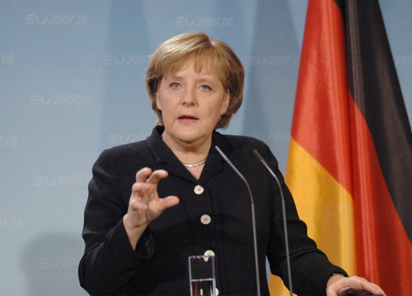 ميركل تتعهد لأنقرة بمزيد من المساعدات لمواجهة أزمة اللاجئين