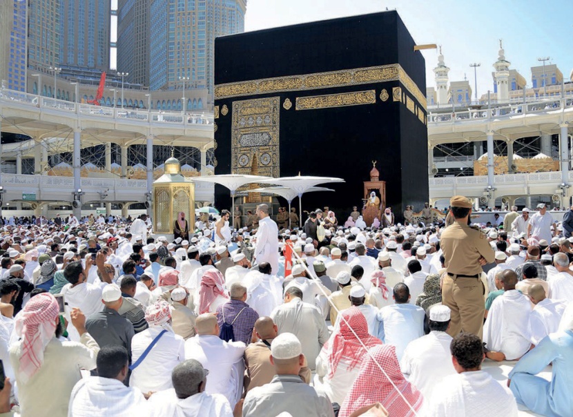 خطيب الحرم المكي: الأمة تمر بمرحلة 
تاريخية غير مسبوقة