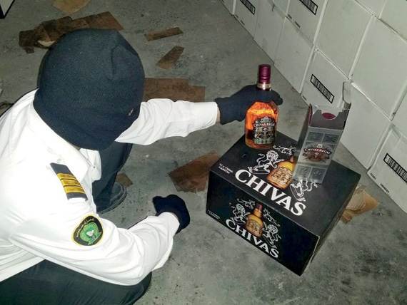 إحباط إرسالية «زنجبيل» تحوي أكثر من 
20 ألف زجاجة خمر