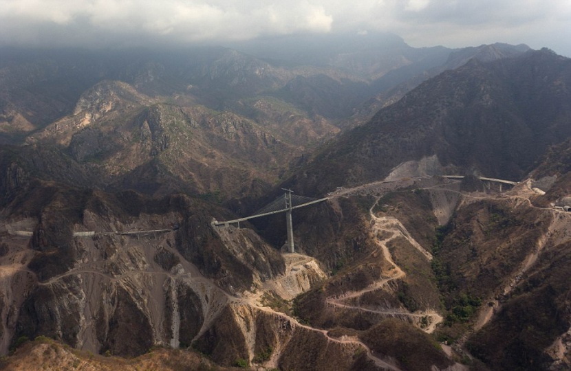 مقتل 13 شخصاً على طريق جبلي بشمال غرب المكسيك