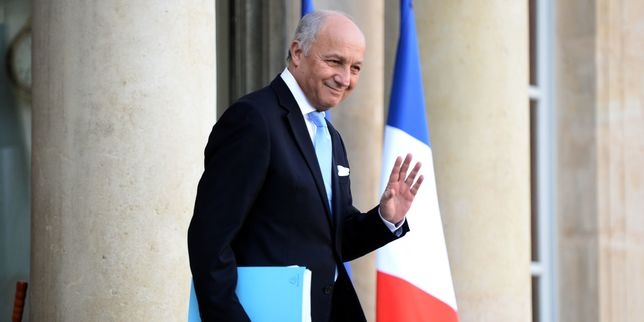 فابيوس يتخلى عن رئاسة المؤتمر الدولي للمناخ