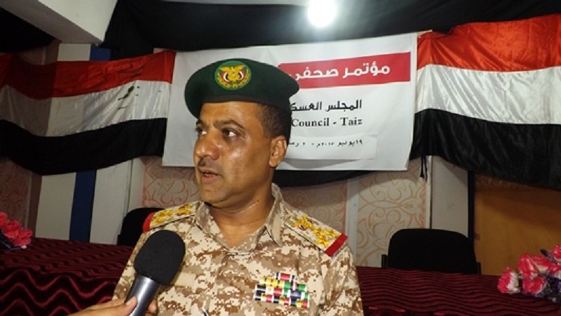 مصدر عسكري يمني يدعو جميع العسكريين الذين يقاتلون في صفوف الانقلابيين إلى العودة لقوات الشرعية