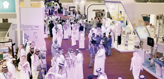 وزير المالية: سنمنح الصناعات المحلية مزيدا من التسهيلات والأولوية في القروض