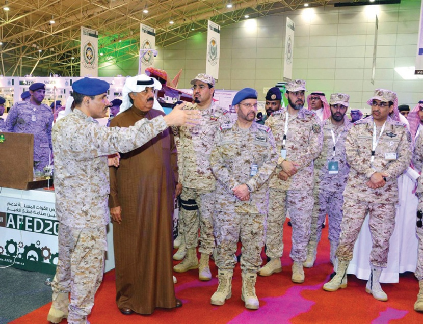 وزير «الحرس»: الصناعات المحلية العسكرية ستوفر مليارات الريالات