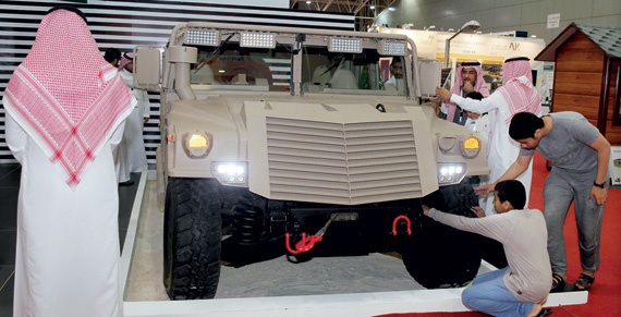 إبرام 550 عقدا عسكريا والتعاقد مع 300 مصنع .. حصيلة معرض «أفيد»