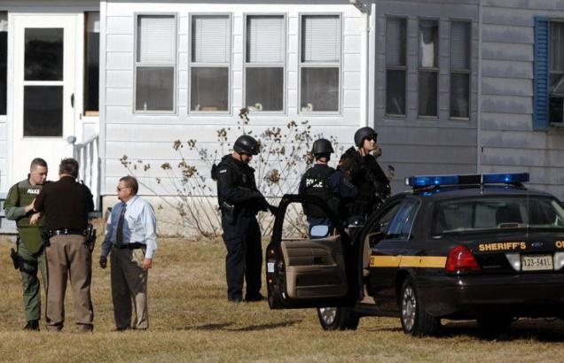 مقتل شرطية وإصابة شرطيين آخرين في حادث إطلاق نار بولاية فرجينيا الأمريكية