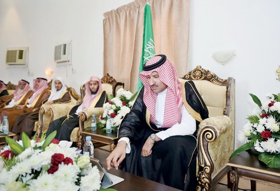أمير المدينة المنورة يدشن مشروعات تنموية وخيرية في «وادي الفرع»