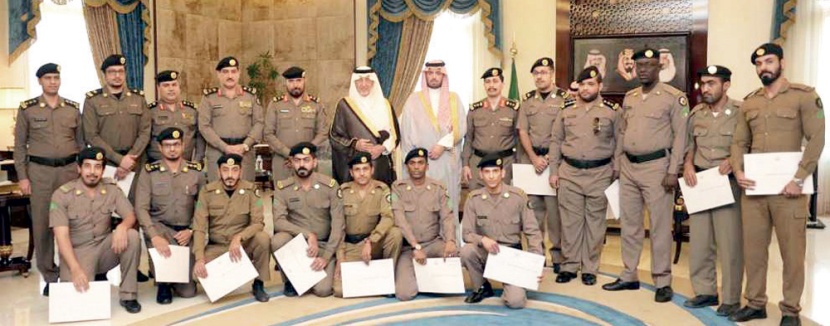 أمير مكة المكرمة يتسلم
تقرير حرس الحدود