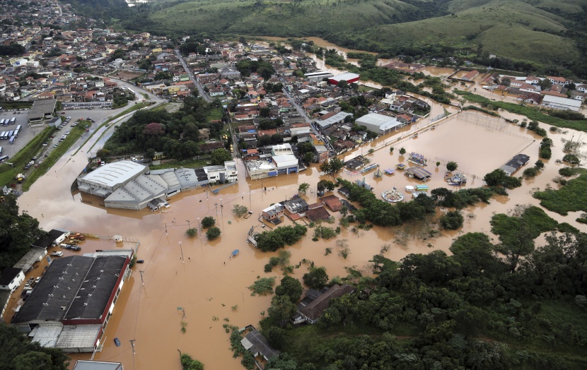 قصة مصورة: 19 قتيلا على الأقل إثر هطول أمطار غزيرة قرب ساوباولو