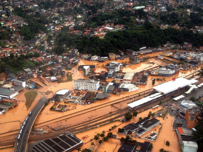 قصة مصورة: 19 قتيلا على الأقل إثر هطول أمطار غزيرة قرب ساوباولو