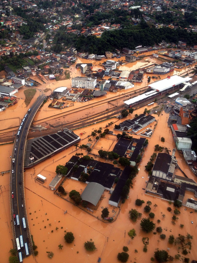 قصة مصورة: 19 قتيلا على الأقل إثر هطول أمطار غزيرة قرب ساوباولو