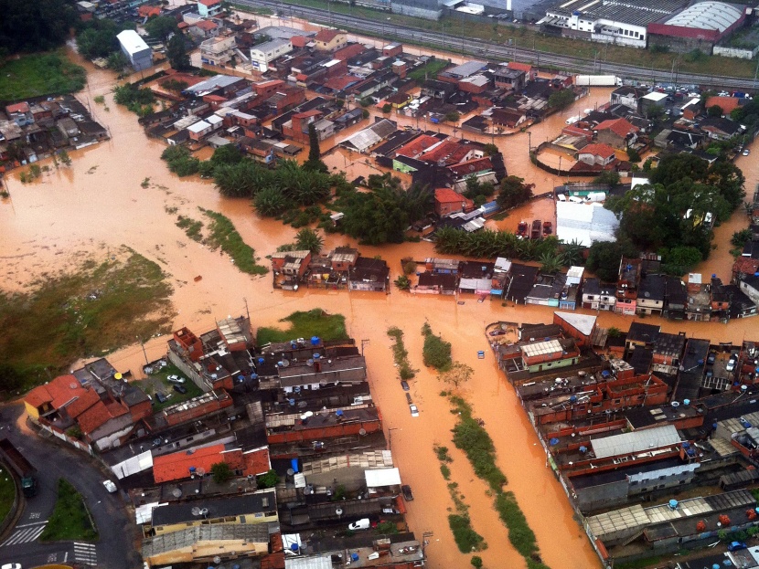 قصة مصورة: 19 قتيلا على الأقل إثر هطول أمطار غزيرة قرب ساوباولو